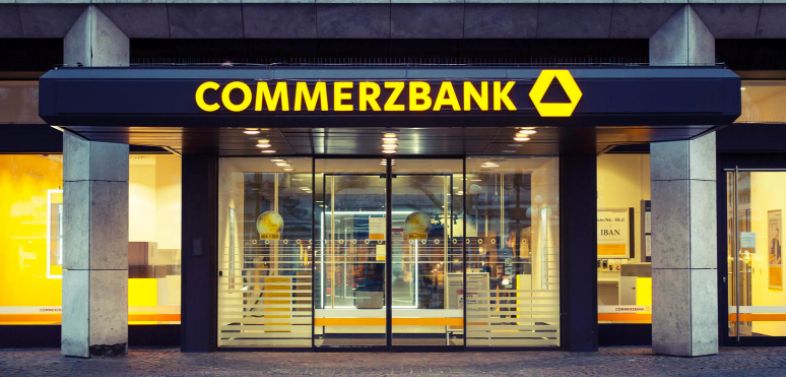 מנכ'ל Commerzbank מתחיל ליישם את התוכניות לקצץ 10,000 משרות ולסגור סניפים